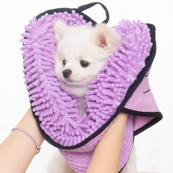 Chenille-Pet-Towel-with-Hand-Pockets-Lifestyle at petzvibes